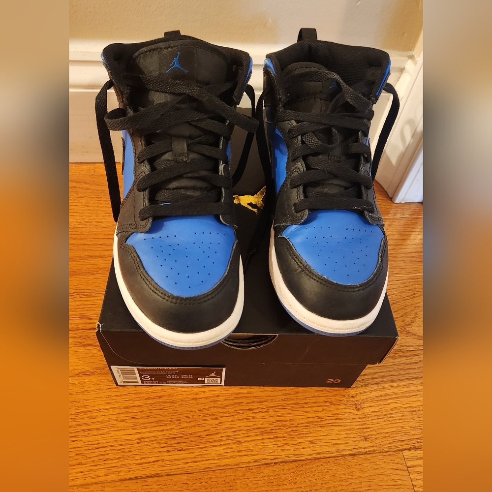 Jordan 1 Mid